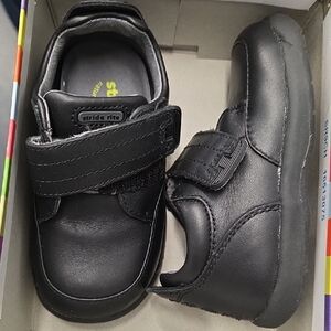 Stride Rite Black Dress Shoes for Kids Size 5.5Wide